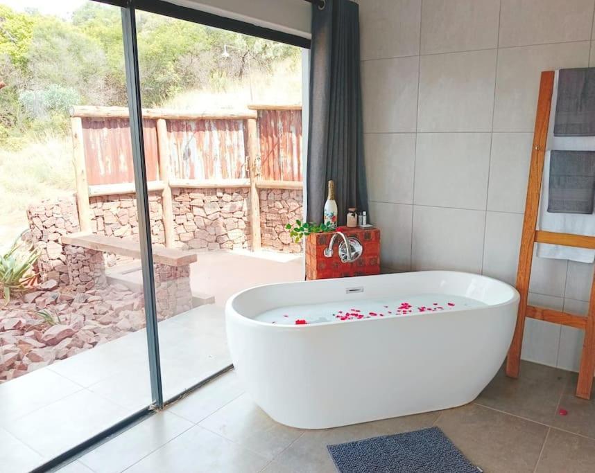 פרטוריה Rocky Road Mountain Lodge מראה חיצוני תמונה